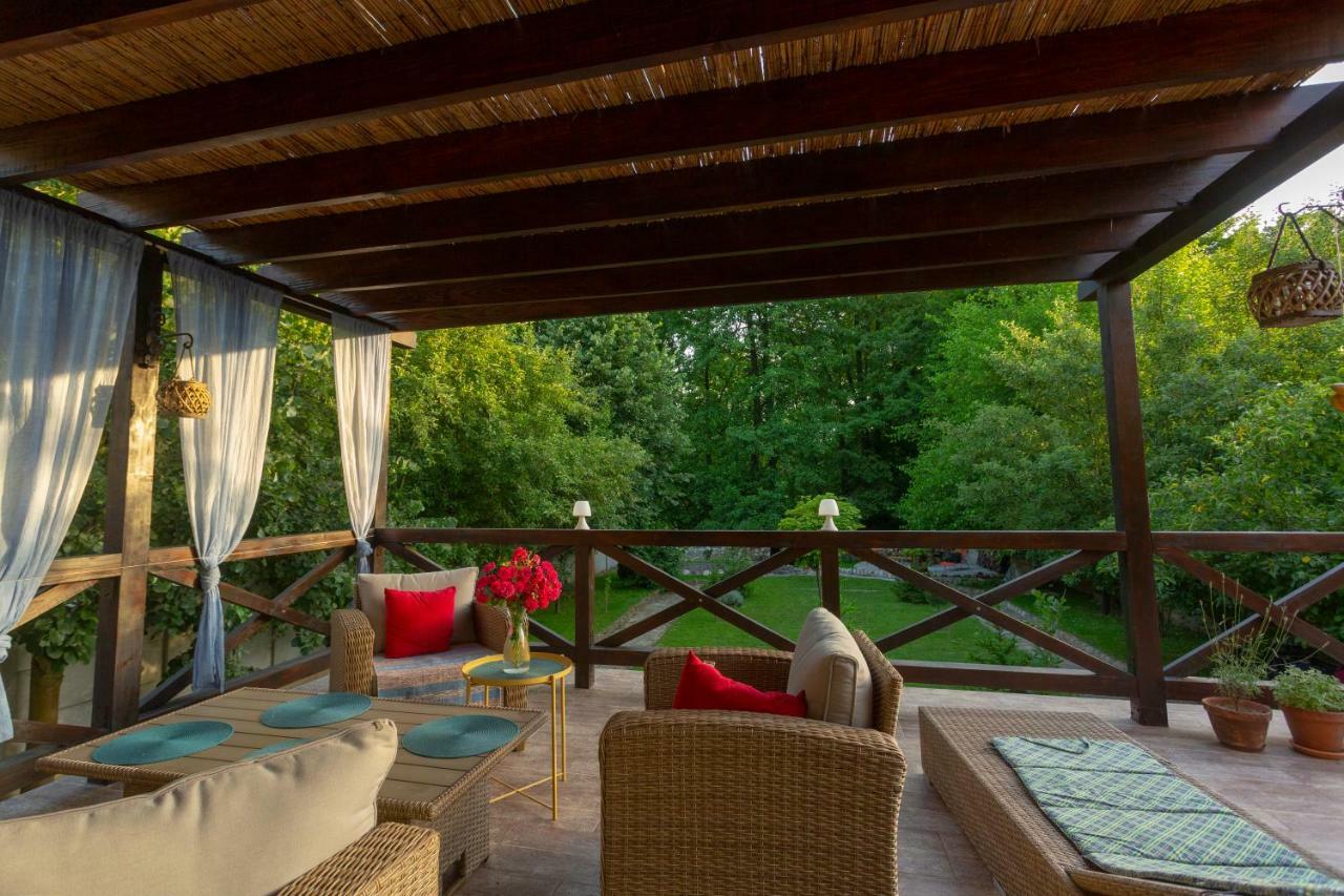 Guesthouse Silvani Kruševac エクステリア 写真
